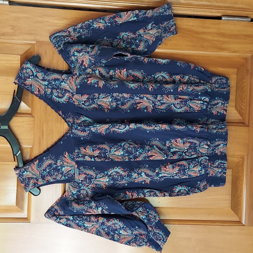 * Ruff Hewn Navy Paisley Cold Shoulder Blouse, Elastic Hem, Size Large, Like New